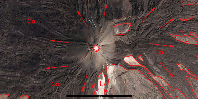 Crater y coladas del estratovolcán del Teide