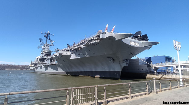 Intrepid Museum